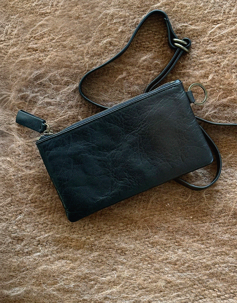 Black Tumbled Leather Flat Pouch and Belt - Roztayger