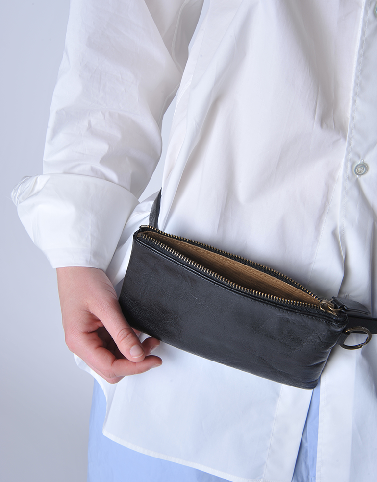 Black Tumbled Leather Flat Pouch and Belt - Roztayger