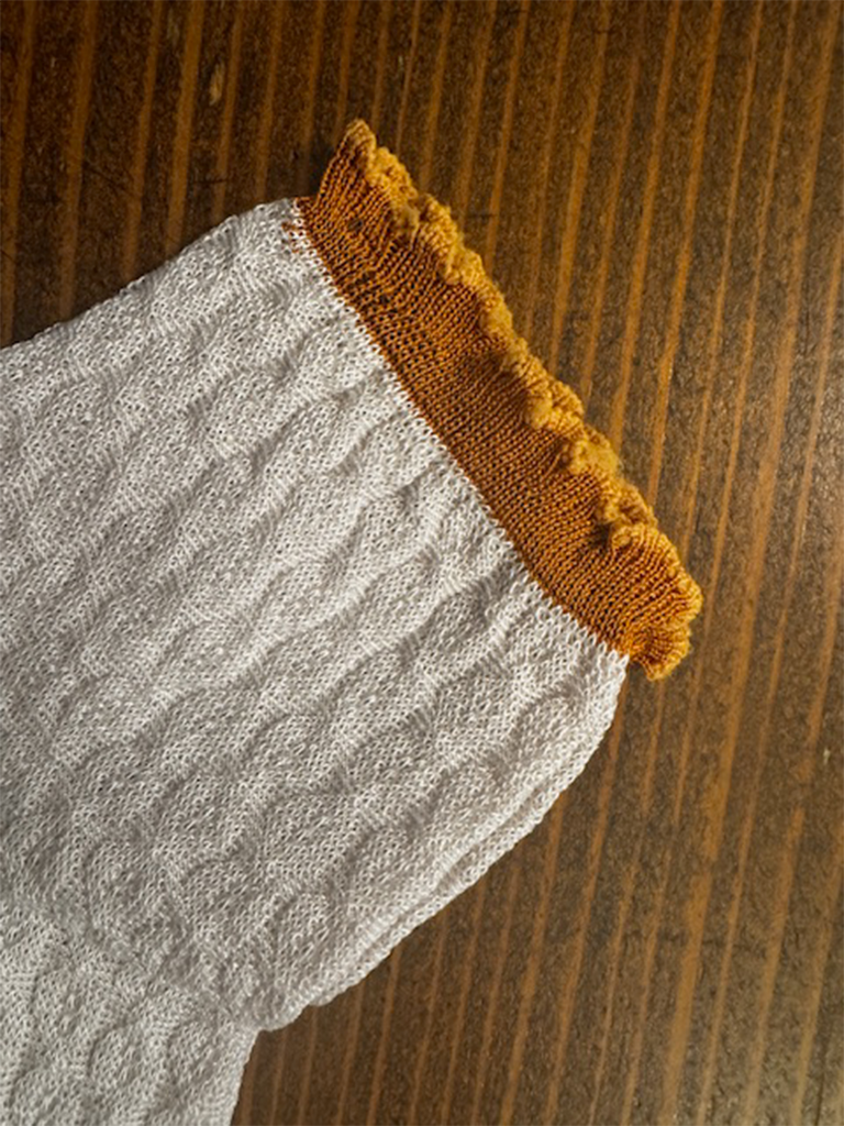 Brown Anemone Short Socks - Roztayger