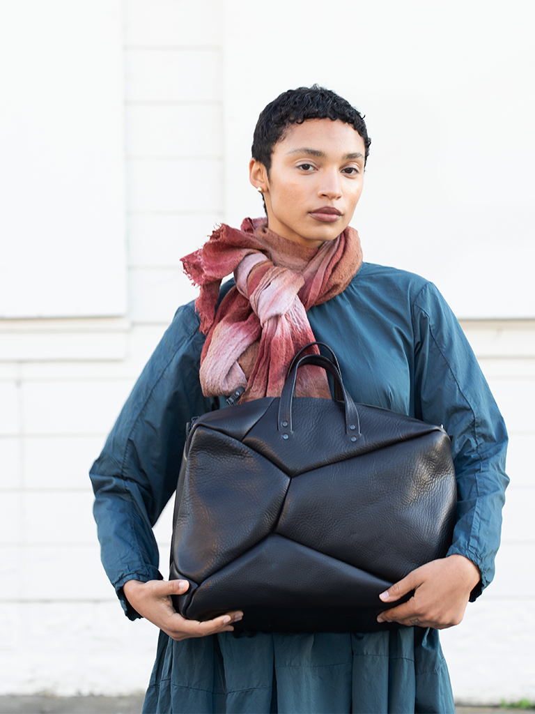 Black Move 9 Bag - Roztayger