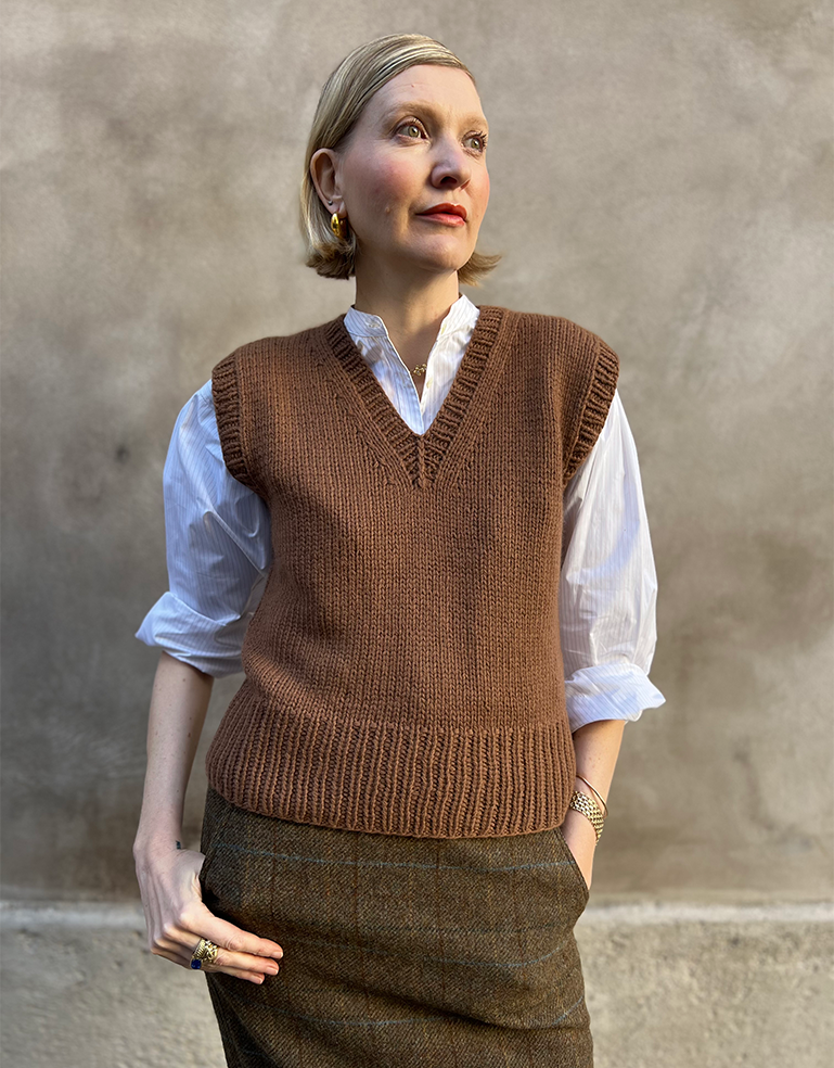 MikiKnits | Hazelnut V Neck Cashmere Vest – Roztayger
