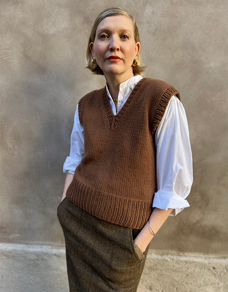 MikiKnits | Hazelnut V Neck Cashmere Vest – Roztayger