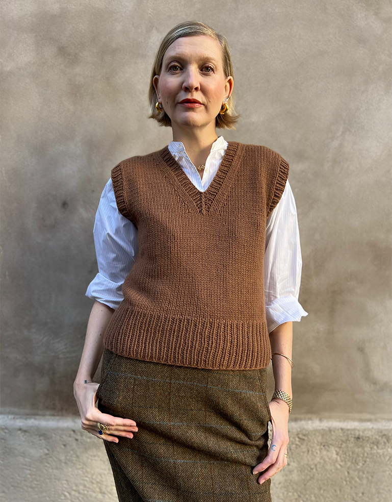 MikiKnits | Hazelnut V Neck Cashmere Vest – Roztayger