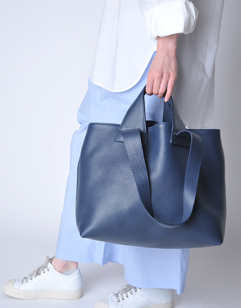 Navy Plein Tote - Roztayger