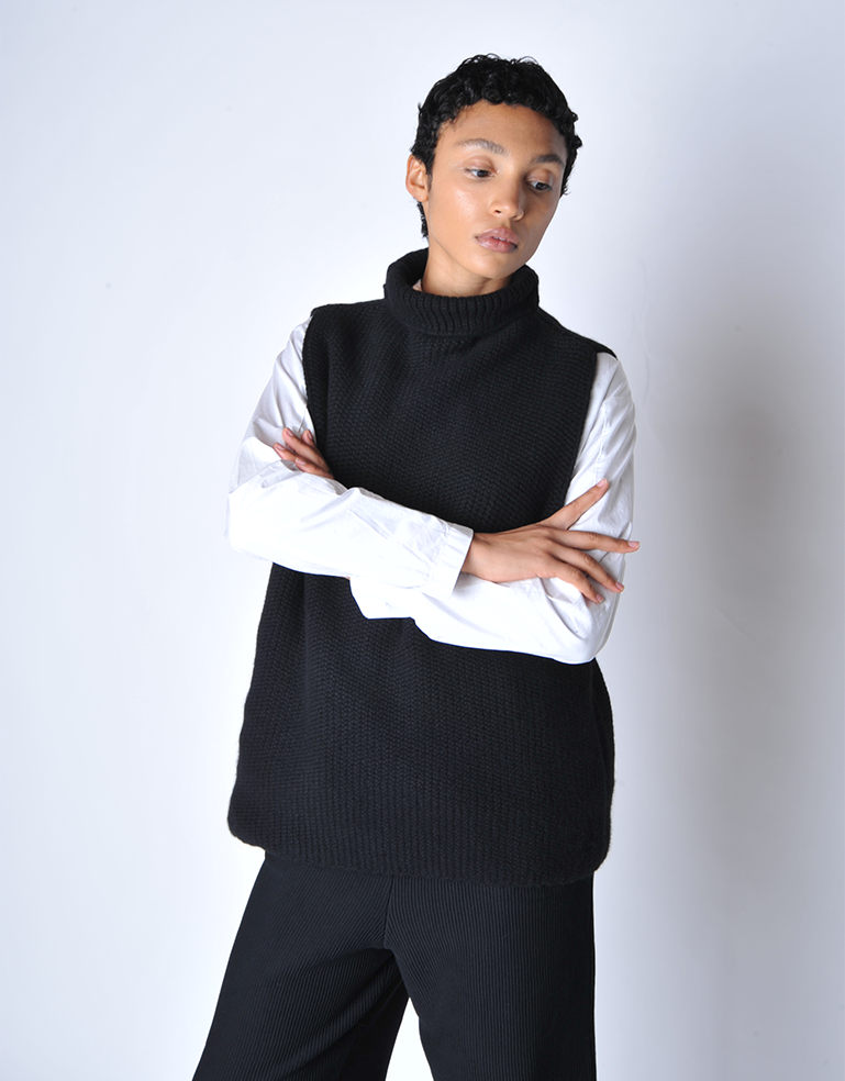 Black Toa Chunky Sleeveless Top - Roztayger