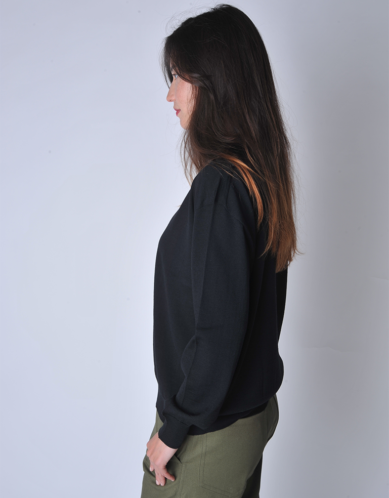 Black Muscat Crew Neck - Roztayger
