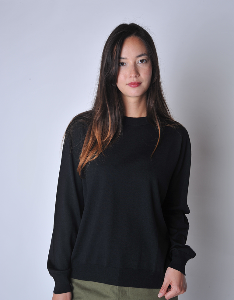 Black Muscat Crew Neck - Roztayger