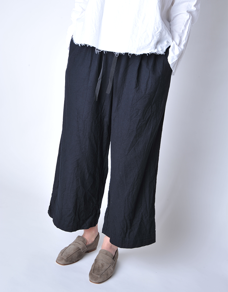 Black Deep Pockets Wide Leg Flannel Pants - Roztayger