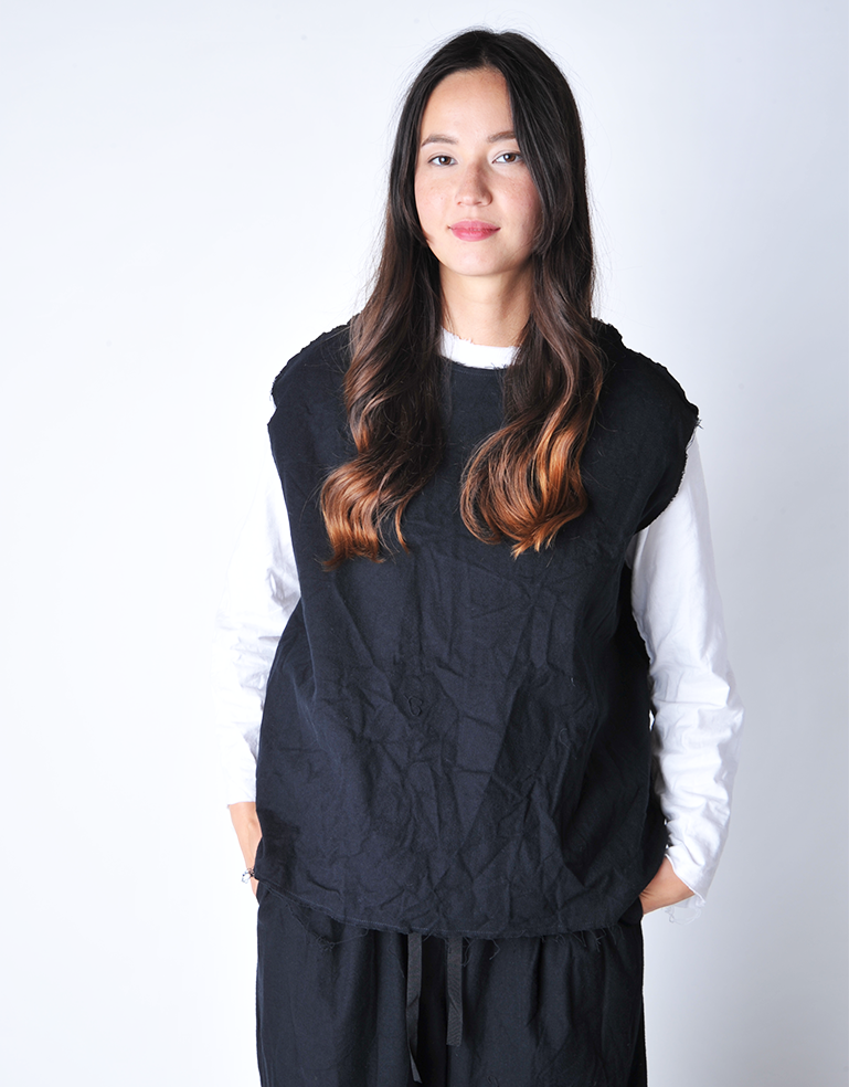 Black Open Back Cosy Big Vest - Roztayger