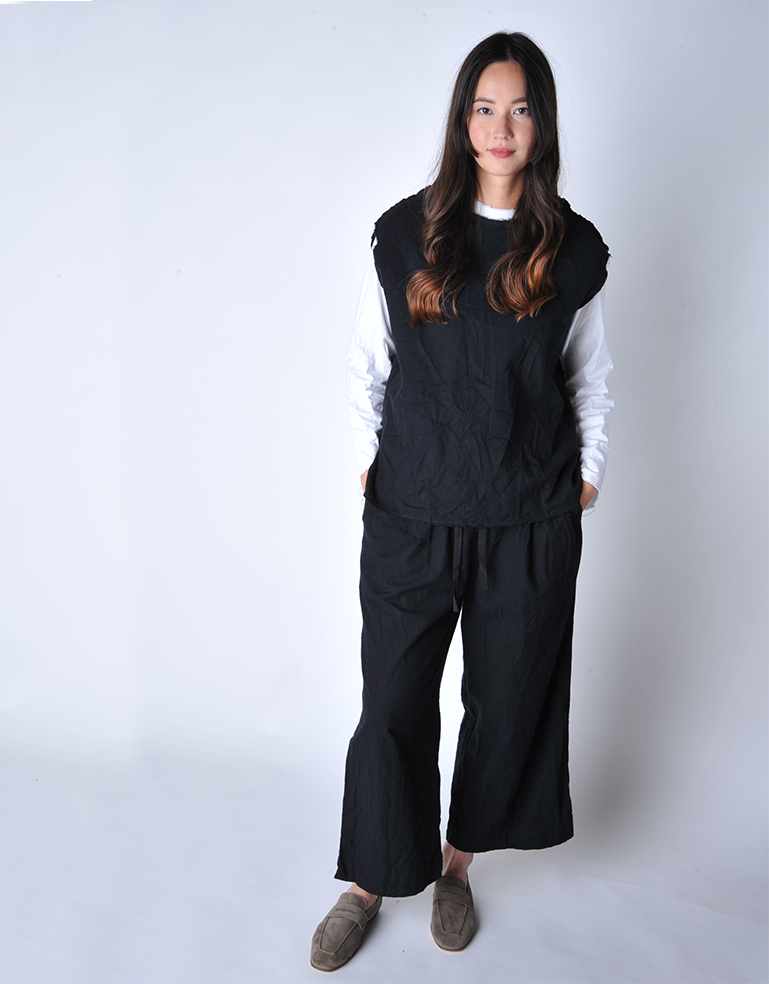 Black Open Back Cosy Big Vest - Roztayger