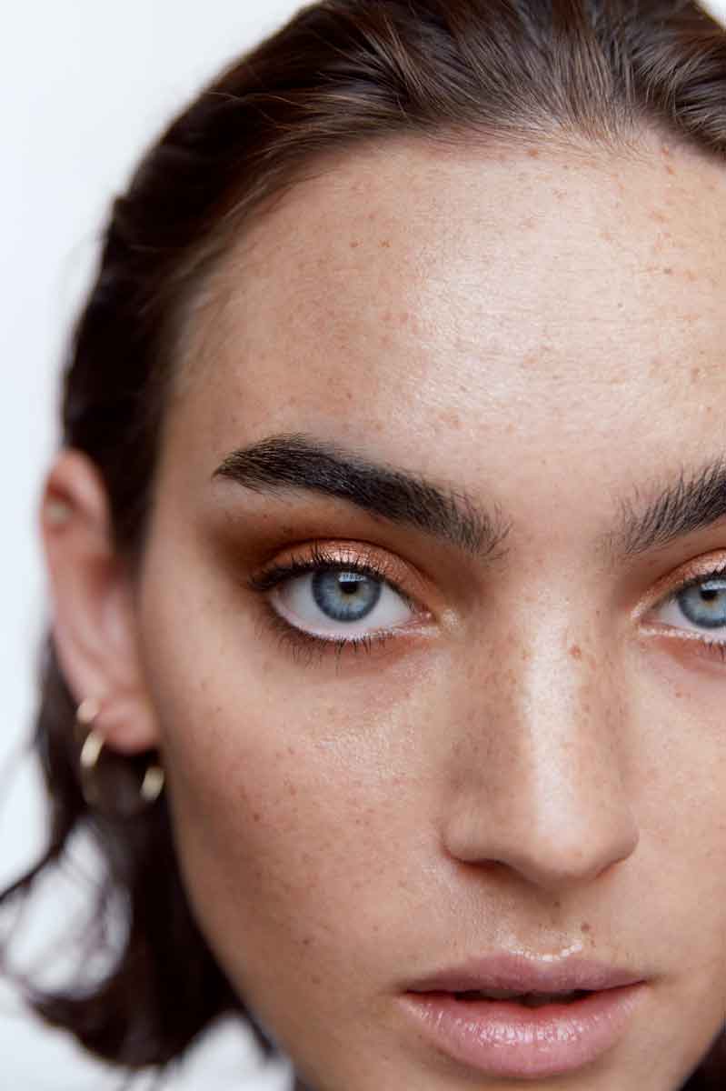 Chaminade Eye Glow Color - Roztayger