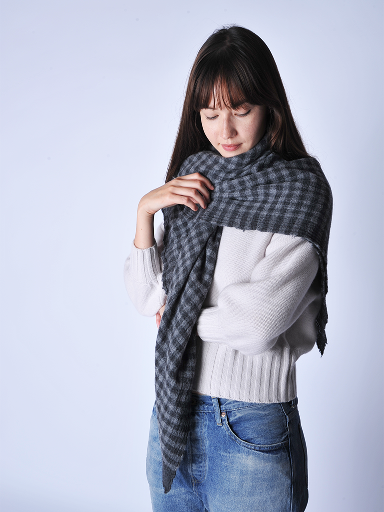 Grey Check Cashmere Stole - Roztayger