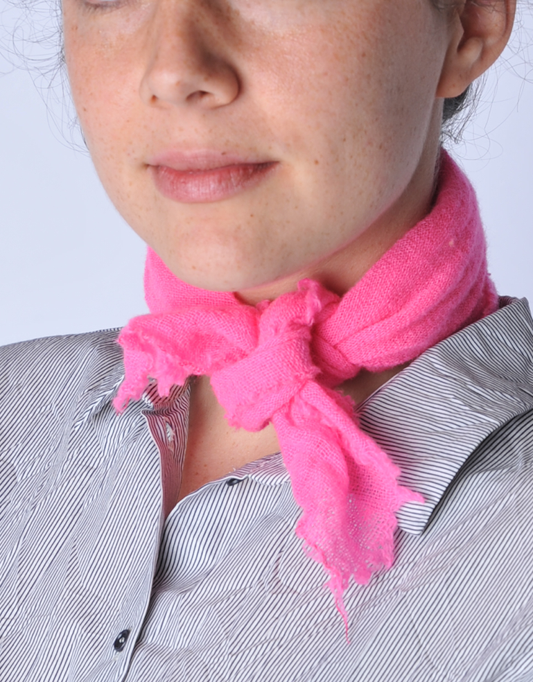 Raspberry cashmere neck scarf - Roztayger