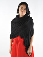 Black classic knit cashmere stole - Roztayger