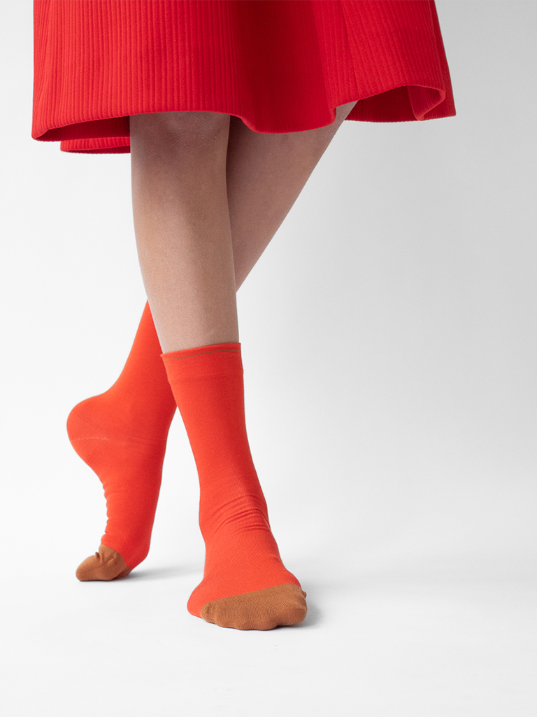 UN2-31 Vivid Orange Socks