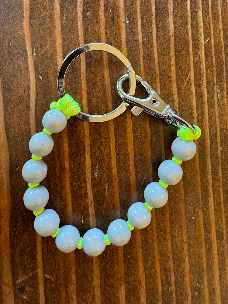 Grey and Neon Yellow Short Perlen Keychain - Roztayger