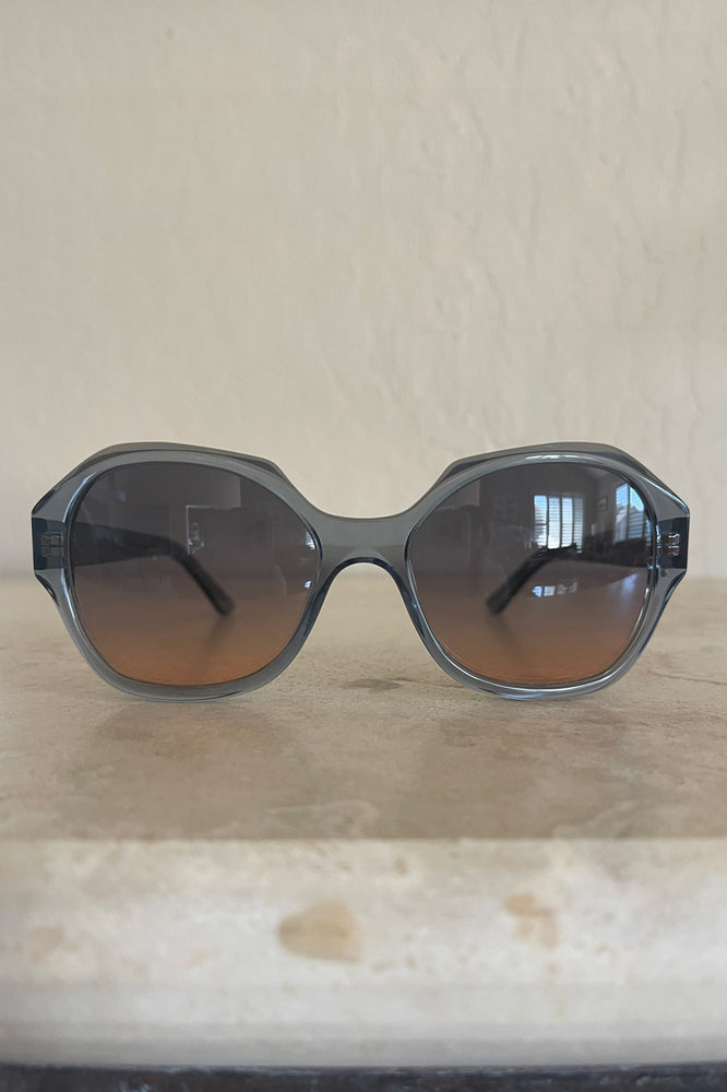 
                  
                    001 Valley Sunglasses - Roztayger
                  
                