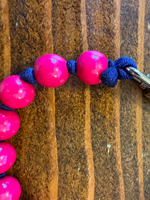 Raspberry and Blue Short Perlen Keychain