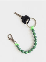Salvia and Neon Green Short Perlen Keychain - Roztayger