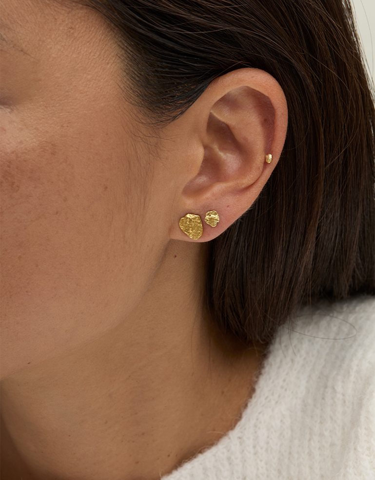 
                  
                    Medium Nugget Earring - Roztayger
                  
                
