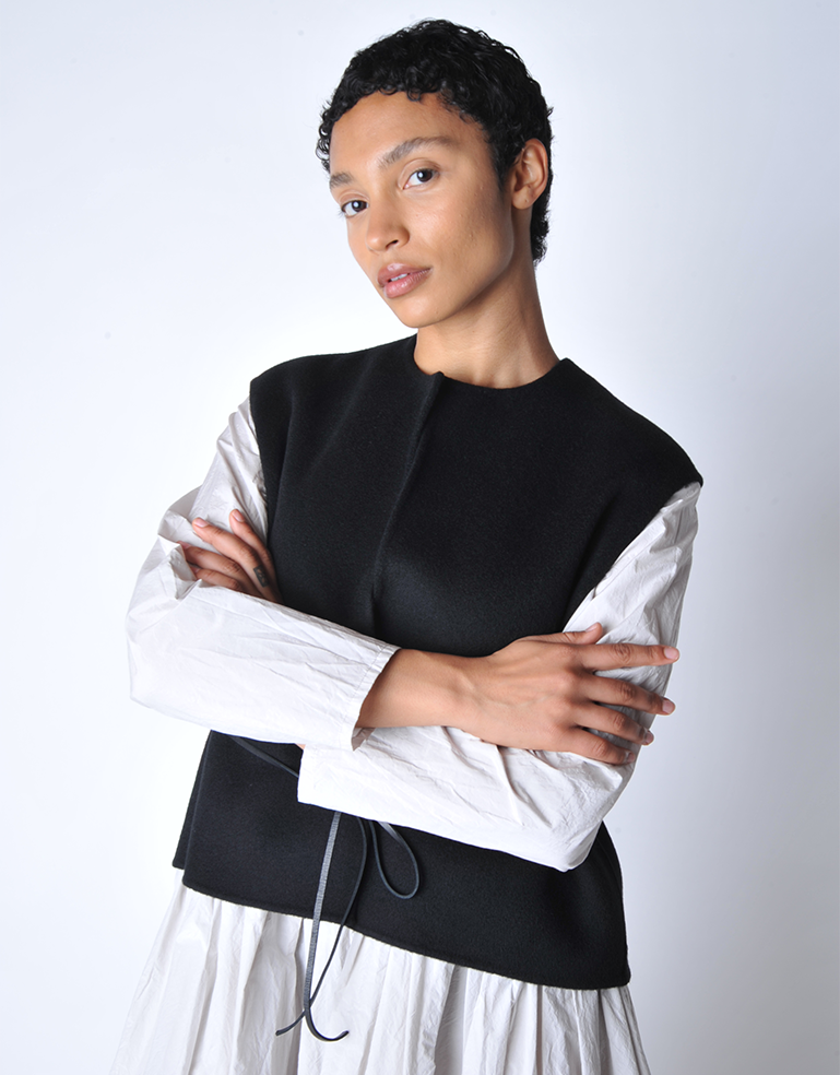 
                  
                    Black Cashmere Jokash Vest - Roztayger
                  
                