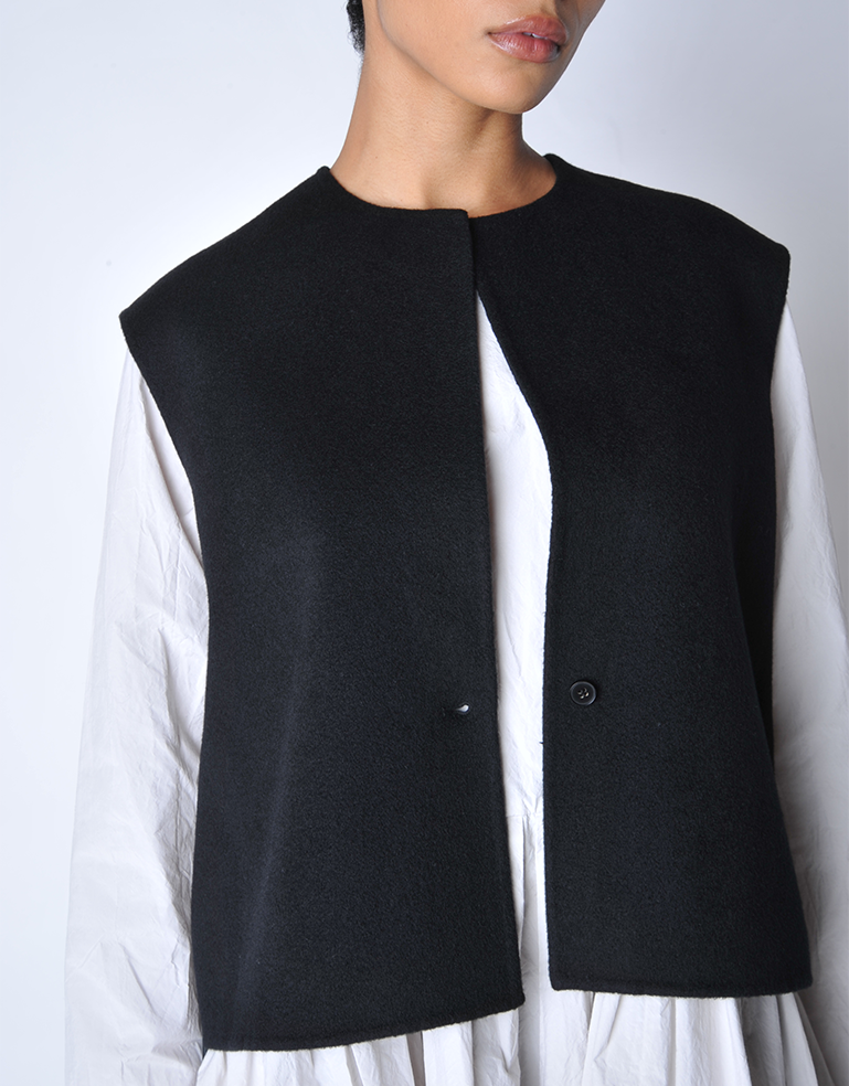 
                  
                    Black Cashmere Jokash Vest - Roztayger
                  
                