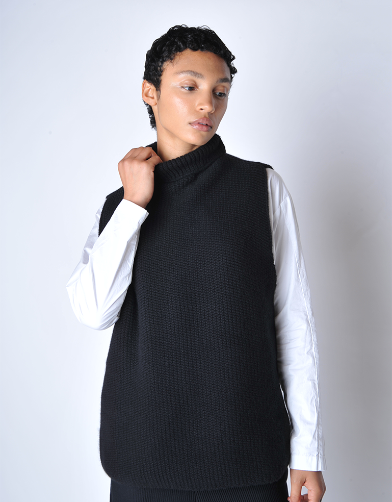 
                  
                    Black Toa Chunky Sleeveless Top - Roztayger
                  
                