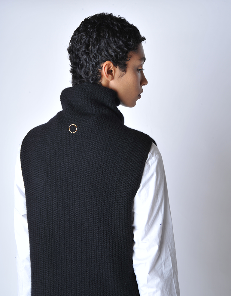 
                  
                    Black Toa Chunky Sleeveless Top - Roztayger
                  
                