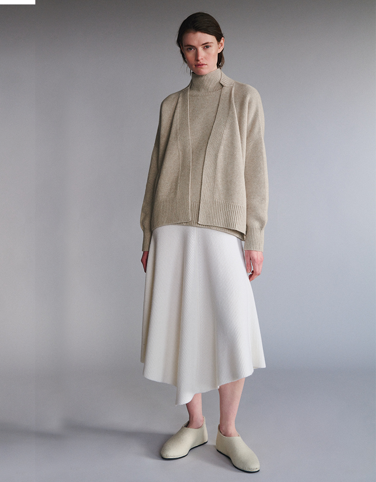 Feather Aire Chunky Knit Cardigan - Roztayger