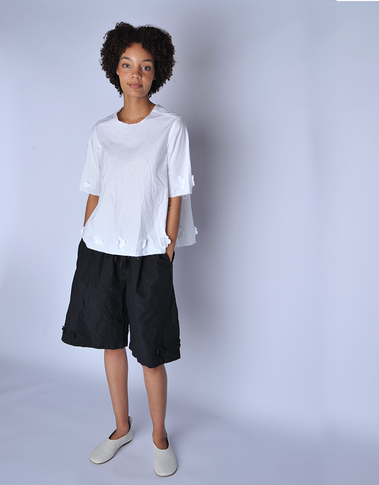 White V Back Elbow Sleeve Flower Top - Roztayger